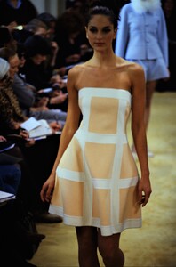 fashion-photography-archive-image-work-image----batch11WM----fullSize----103656_103656-2_0168_fs.jpg.thumb.jpg.2a89422ea0b50df65dcb3066227ee6f2.jpg