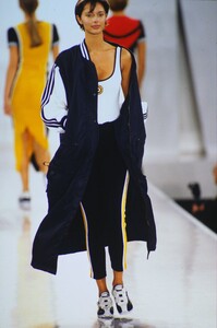 fashion-photography-archive-image-work-image----batch19----fullSize----103465_103465-1_0118_fs.jpg.thumb.jpg.3de376c2207d4cd7d09b6d2e06ce9482.jpg