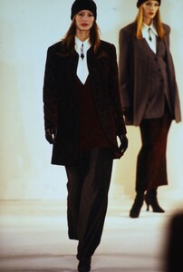 fashion-photography-archive-image-work-image----batch22WM----fullSize----104013_104013-3_0073_fs.jpg.thumb.jpg.bae5f9917504a185962512d08fa053f5.jpg