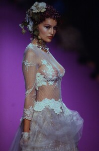 fashion-photography-archive-image-work-image----batch23----fullSize----104061_104061-5_0115_fs.jpg.thumb.jpg.1b11e763849c6601ba147c853b973870.jpg