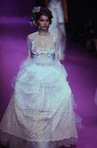 fashion-photography-archive-image-work-image----batch23----fullSize----104061_104061-5_0117_fs.jpg.thumb.jpg.f670014dc71c9c2b49572221ced798d5.jpg