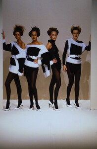 fashion-photography-archive-image-work-image----batch23WM----fullSize----104064_104064-8_0110_fs.jpg.thumb.jpg.c205d0952c72c8c6ec2616a8ff86ab3a.jpg