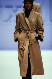 fashion-photography-archive-image-work-image----batch2WM----fullSize----103909_103909-16_0039_fs.jpg.thumb.jpg.9ca34a4230539f1b2784a47793344bdd.jpg