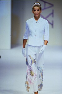 fashion-photography-archive-image-work-image----batch3----fullSize----103914_103914-16_0002_fs.jpg.thumb.jpg.b47fbc000a5741a9e414179821a10768.jpg