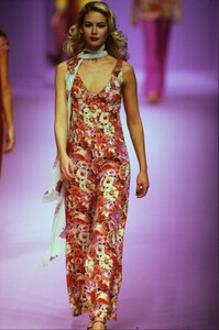 fashion-photography-archive-image-work-image----batch4----fullSize----103204_103204-4_0119_fs.jpg.thumb.jpg.7c91d2ae4c8f8a2080a30f55861eb342.jpg