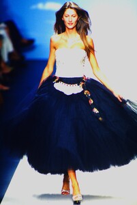 fashion-photography-archive-image-work-image----batch5WM----fullSize----103894_103894-10_0050_fs.jpg.thumb.jpg.f3e0eb78775b6ffe40bc3a6a9e31c25c.jpg