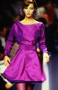 fashion-photography-archive-image-work-image----batch6WM----fullSize----103897_103897-13_0068_fs.jpg.thumb.jpg.c51b0d4b56284fe9a90eaf1377a971a3.jpg