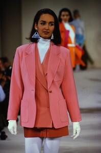 fashion-photography-archive-image-work-image----batch7WM----fullSize----103409_103409-36_0021_fs.jpg.thumb.jpg.9ef3016a4075c4f04a9798fea482ae88.jpg
