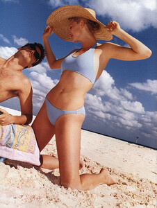 hottestswimwear_bwmm05.JPG