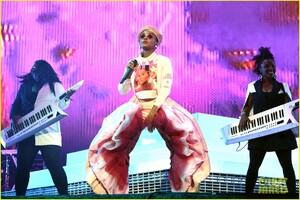 janelle-monae-ella-mai-coachella-performances-04.jpg