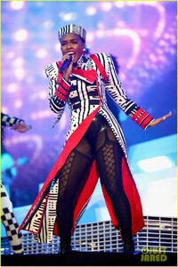 janelle-monae-ella-mai-coachella-performances-16.jpg