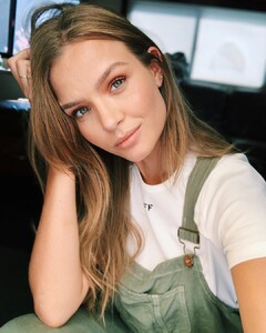 josephineskriver_57598462_289183755351345_6194216958342390493_n.jpg