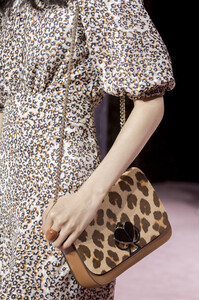 kate-spade-clp-rf19-1640.thumb.jpg.75c9316baa783d4a50e30b9e815e1d6d.jpg