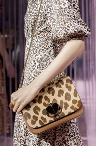 kate-spade-clp-rf19-1642.thumb.jpg.22cfa86a63362a7c6796dbf6b4df43dc.jpg
