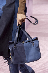 kate-spade-clp-rf19-1695.thumb.jpg.c8cfa923d984aa1f77e9957f783ea293.jpg