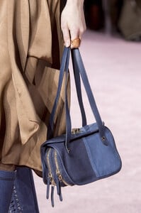 kate-spade-clp-rf19-1717.thumb.jpg.dce88f01e72eb8cdb7cfa53b276bae32.jpg