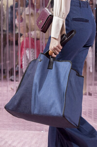 kate-spade-clp-rf19-1752.thumb.jpg.53a14fc6e7015cb1fed1e6e08b3d0114.jpg