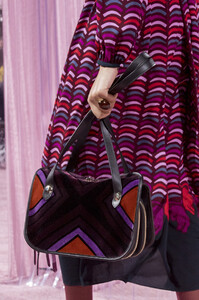 kate-spade-clp-rf19-1811.thumb.jpg.e15a7e7a9d28a60240f0da01acd38c4b.jpg