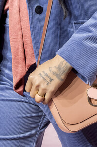 kate-spade-clp-rf19-1828.thumb.jpg.0a7cec4be05be077d843b07a70cdd379.jpg