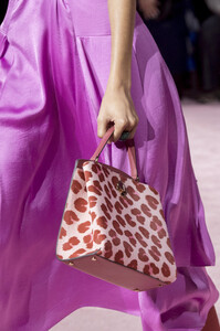 kate-spade-clp-rf19-1915.thumb.jpg.6717534466c9faaa739f232e48ce42f0.jpg