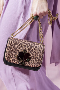 kate-spade-clp-rf19-2127.thumb.jpg.6cb6497f06896f41a818890ceed3adba.jpg