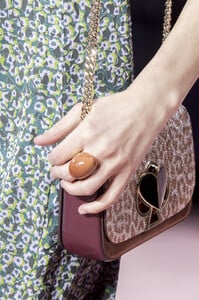 kate-spade-clp-rf19-2141.thumb.jpg.baa05e5bb5fb6065cd4d07032d3cd137.jpg