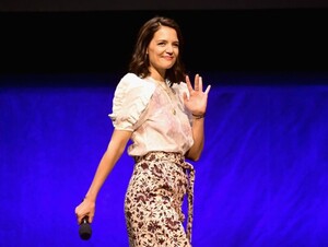 katie-holmes-cinemacon-2019-stxfilms-presentation-in-las-vegas-1.jpg