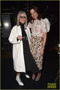 katie-holmes-meets-up-with-diane-keaton-at-cinemacon-03.jpg