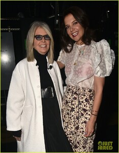 katie-holmes-meets-up-with-diane-keaton-at-cinemacon-06.jpg