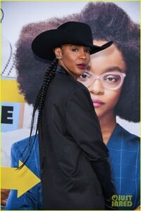 kelly-rowland-janelle-monae-support-little-cast-at-l-a-premiere-01.jpg