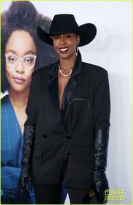 kelly-rowland-janelle-monae-support-little-cast-at-l-a-premiere-16.jpg