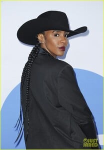 kelly-rowland-janelle-monae-support-little-cast-at-l-a-premiere-38.jpg