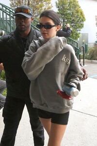 kendall-jenner-at-the-gym-in-hollywood-04-06-2019-14.jpg