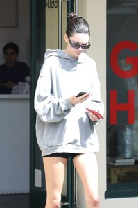 kendall-jenner-at-the-gym-in-hollywood-04-06-2019-4.jpg
