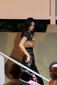 kendall-jenner-saban-theatre-in-beverly-hills-04-24-2019-4.jpg