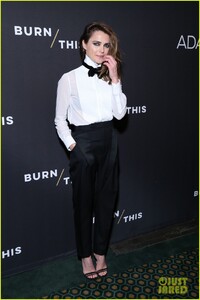 keri-russell-adam-driver-celebrate-burn-this-opening-night-02.jpg