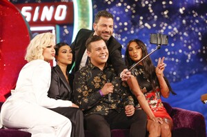 kim-kourtney-and-khloe-kardashian-jimmy-kimmel-live-in-las-vegas-04-01-2019-3.jpg