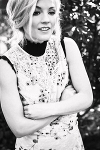 kinopoisk.ru-Emily-Kinney-3294785.jpg