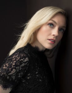 kinopoisk.ru-Emily-Kinney-3294786.jpg