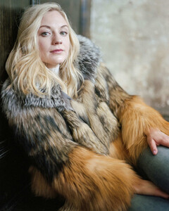 kinopoisk.ru-Emily-Kinney-3294799.jpg