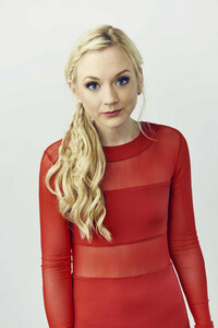kinopoisk.ru-Emily-Kinney-3294808.jpg