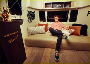 kj-apa-shows-off-crosley-x-fossil-collaboration-in-nashville-06.jpg