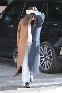 kourtney-kardashian-out-in-los-angeles-04-10-2019-2.thumb.jpg.a55ea02091b8855a9cfe5a2231eb9f11.jpg