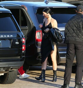 kylie-jenner-in-black-sultry-dress-malibu-04-06-2019-9.jpg