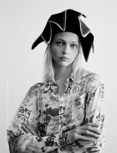 l_dazed-april-2019_sasha_ben-toms_agata-belcen-2-copy345c2064d1b9f533ea98b7264eac3cc5_thumb.thumb.jpg.51126f00cb0bc1883e76efeb1f52c416.jpg