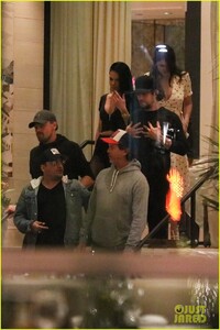 leonardo-dicaprio-avra-dinner-04.jpg