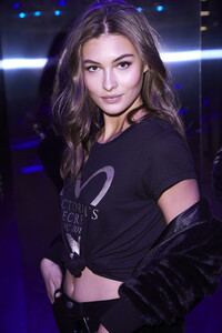 lingerie-new-angel-2019-grace-elizabeth-fashion-show-tee-victorias-secret-hi-res.thumb.jpg.166af372d110e97b2178da75701a3402.jpg