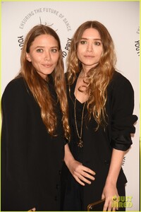 mary-kate-olsen-ashley-olsen-youth-america-grand-prix-04.thumb.jpg.239b5462c4518c9194441fe2cb8116b9.jpg