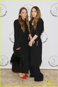 mary-kate-olsen-ashley-olsen-youth-america-grand-prix-06.jpg