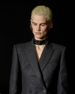 mcqueen-bks-s-rf19-0001.thumb.jpg.48eb24cde7d8acafe7ccc821c2914d78.jpg